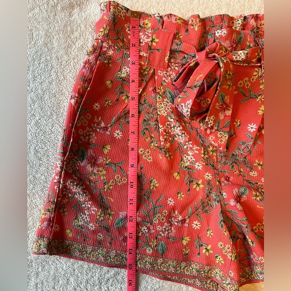 NWT Max Studio shorts tie waist, floral coral color. Women’s size small - Picture 8 of 9